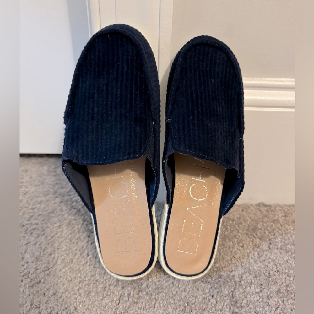Great Beach by Matissa size 9 blue corduroy slip on slides mules shoes NWOB